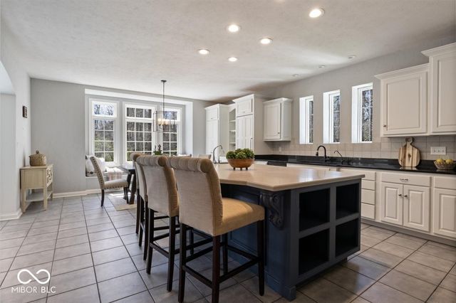 9399 Irishmans Run Lane, Zionsville, IN 46077