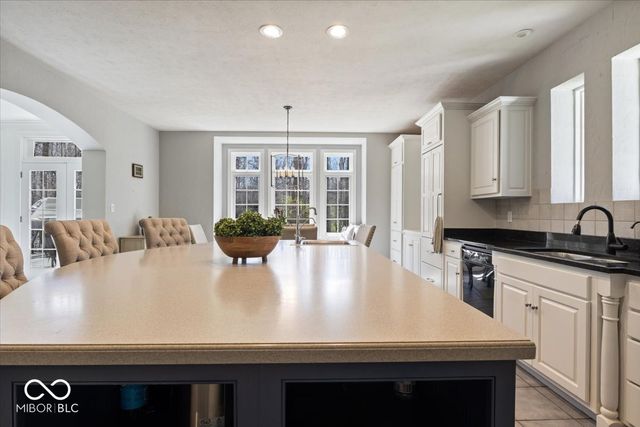 9399 Irishmans Run Lane, Zionsville, IN 46077