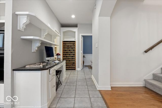 9399 Irishmans Run Lane, Zionsville, IN 46077