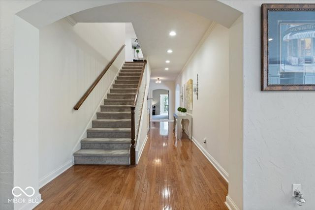 9399 Irishmans Run Lane, Zionsville, IN 46077