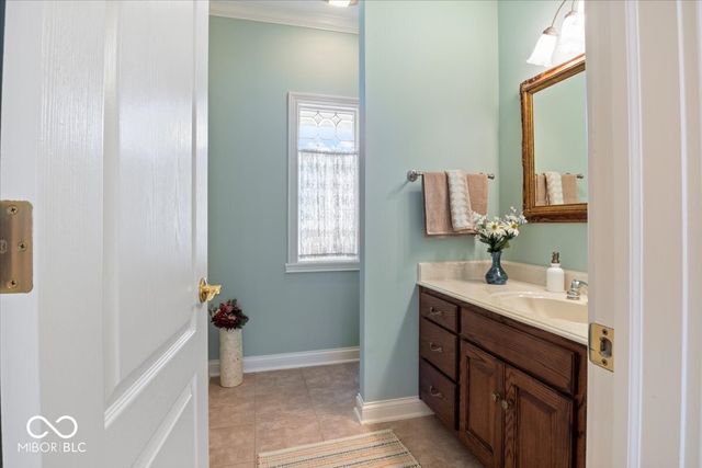 9399 Irishmans Run Lane, Zionsville, IN 46077