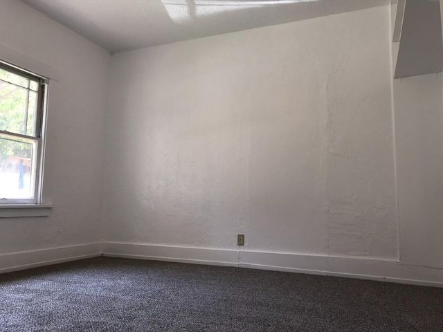 208 Yosemite Avenue, Modesto, CA 95351
