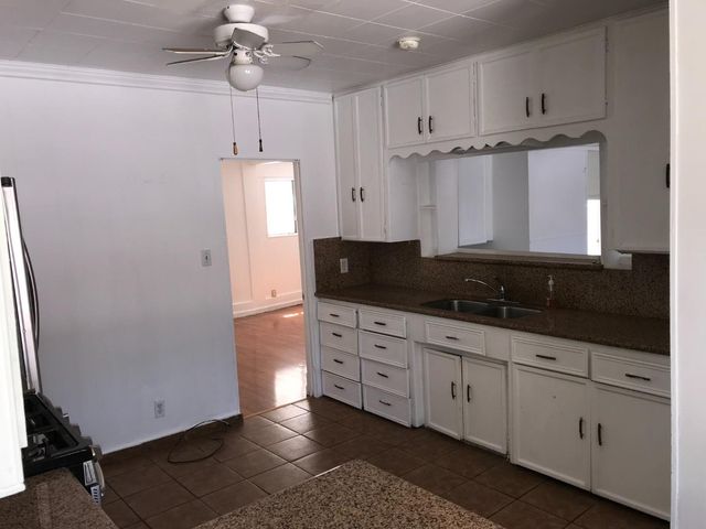 208 Yosemite Avenue, Modesto, CA 95351
