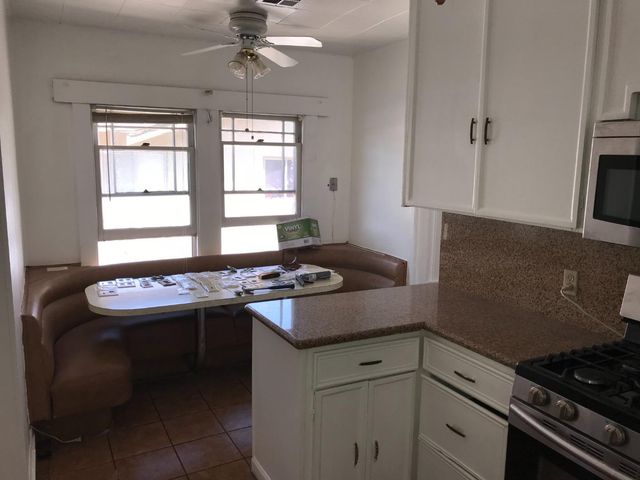 208 Yosemite Avenue, Modesto, CA 95351