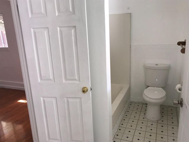 208 Yosemite Avenue, Modesto, CA 95351