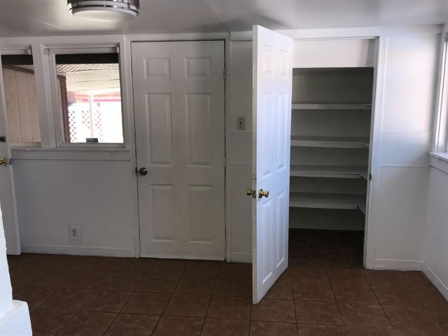 208 Yosemite Avenue, Modesto, CA 95351