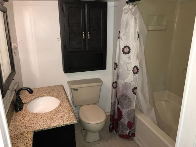 208 Yosemite Avenue, Modesto, CA 95351