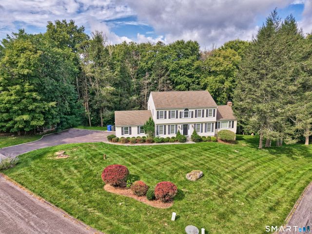 2 Pilgrims Way, New Milford, CT 06755