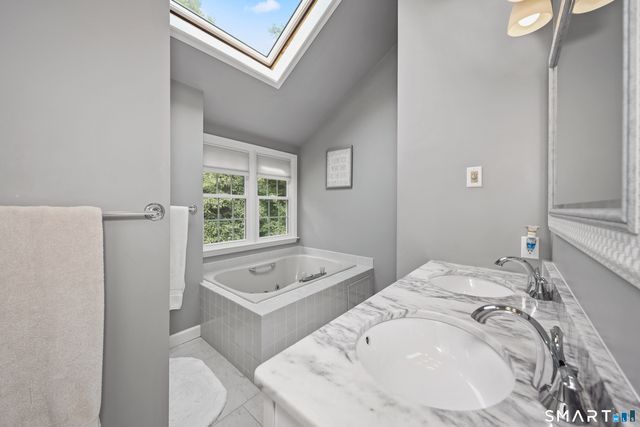 2 Pilgrims Way, New Milford, CT 06755