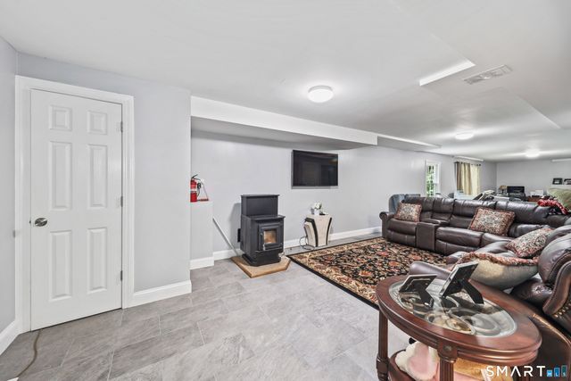 2 Pilgrims Way, New Milford, CT 06755
