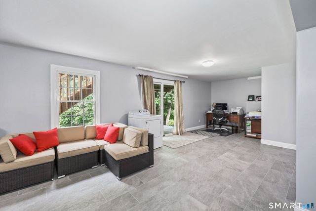 2 Pilgrims Way, New Milford, CT 06755