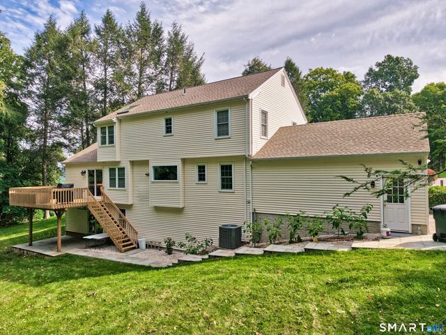 2 Pilgrims Way, New Milford, CT 06755