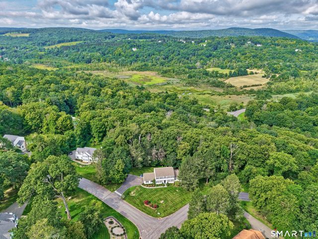 2 Pilgrims Way, New Milford, CT 06755