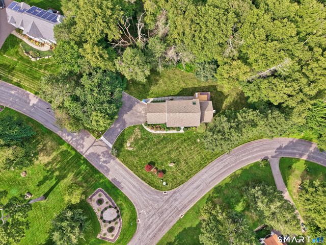 2 Pilgrims Way, New Milford, CT 06755