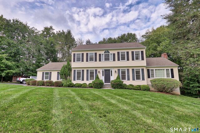 2 Pilgrims Way, New Milford, CT 06755