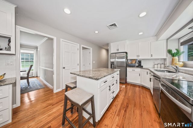 2 Pilgrims Way, New Milford, CT 06755