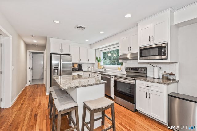 2 Pilgrims Way, New Milford, CT 06755
