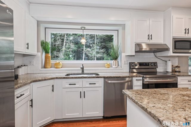 2 Pilgrims Way, New Milford, CT 06755
