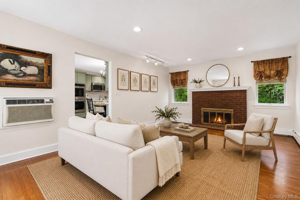 40 Cliftwood Drive, Huntington, NY 11743 — photo 3