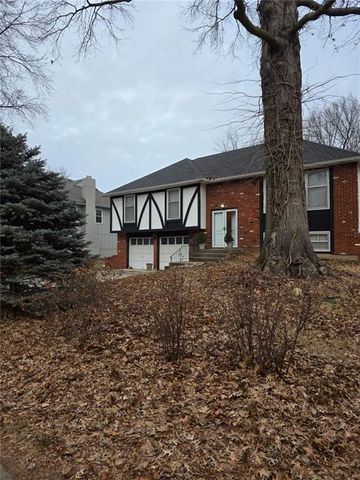 5711 Westgate Street, Shawnee, KS 66216