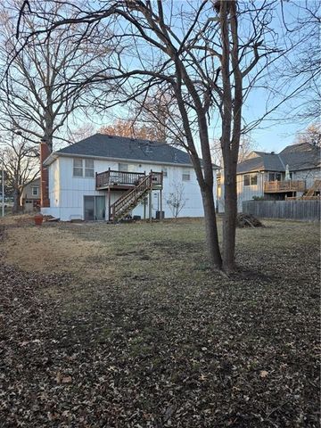 5711 Westgate Street, Shawnee, KS 66216