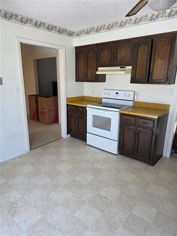 5711 Westgate Street, Shawnee, KS 66216