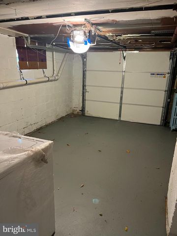 512 BROADWAY, Westville, NJ 08093