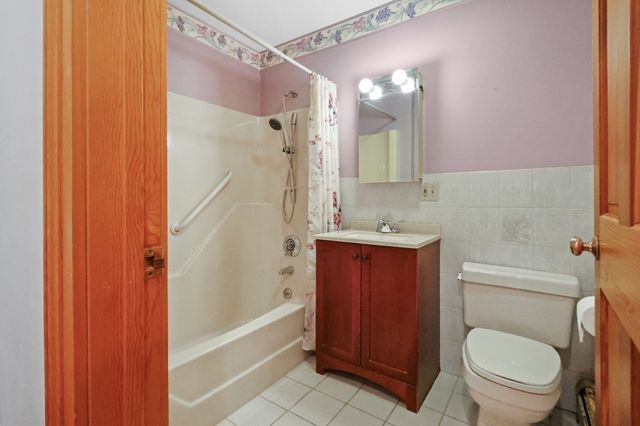 3 Amidon Ave, Amesbury, MA 01913