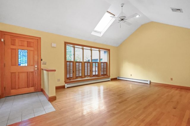 3 Amidon Ave, Amesbury, MA 01913