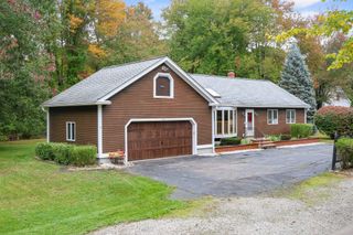 3 Amidon Ave, Amesbury, MA 01913