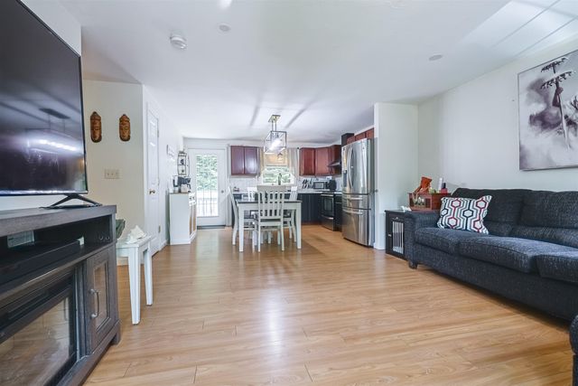 16 Lincoln Lane, Barnstead, NH 03225