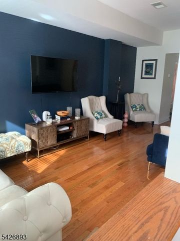 129 S 10Th St, Newark City, NJ 07107