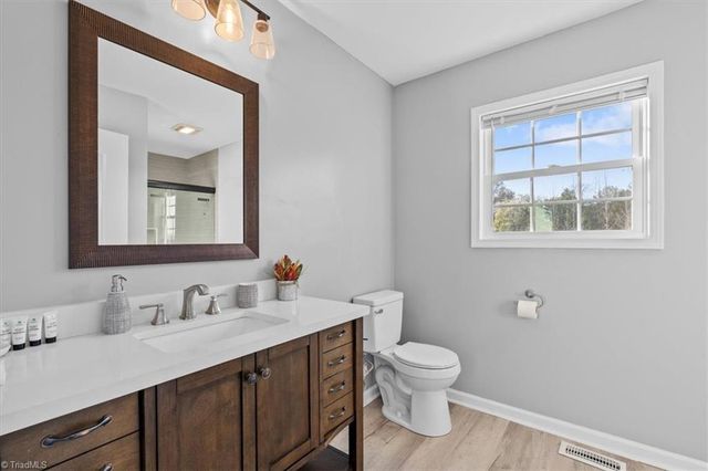 7489 Riverside Road, Seagrove, NC 27341