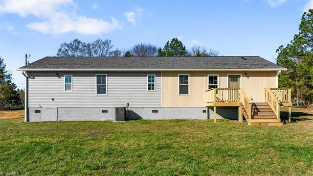 7489 Riverside Road, Seagrove, NC 27341