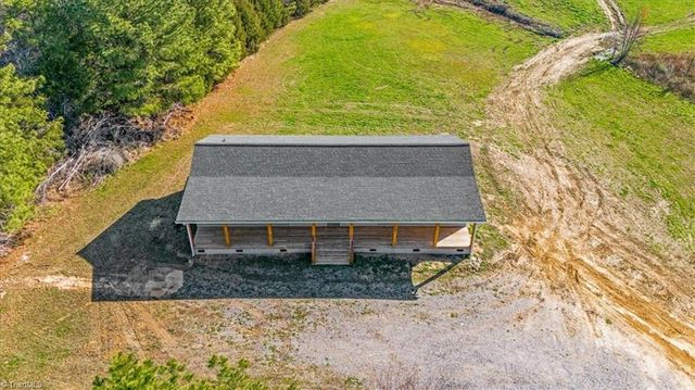 7489 Riverside Road, Seagrove, NC 27341