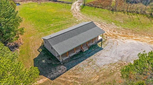 7489 Riverside Road, Seagrove, NC 27341