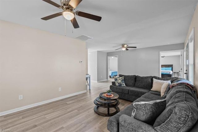 7489 Riverside Road, Seagrove, NC 27341