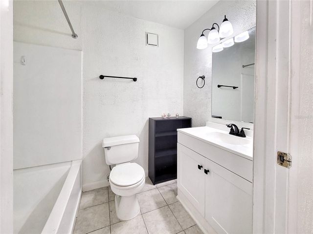 3800 SW 20TH AVENUE 101, Gainesville, FL 32607