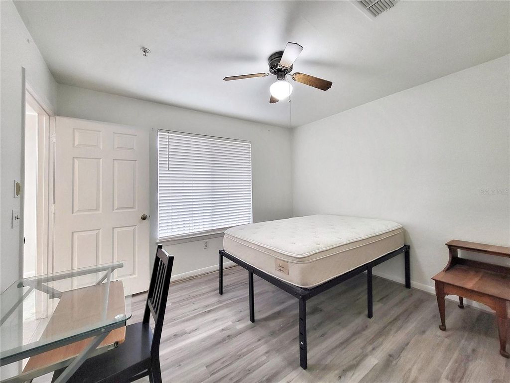 Image 18 of property listing at 3800 SW 20TH AVENUE 101, Gainesville, FL 32607