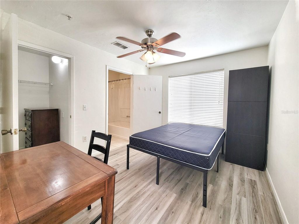 Image 22 of property listing at 3800 SW 20TH AVENUE 101, Gainesville, FL 32607