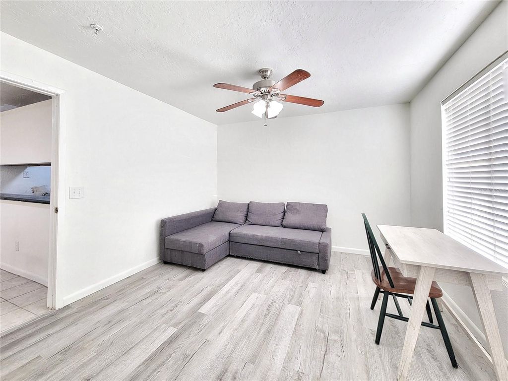 Image 27 of property listing at 3800 SW 20TH AVENUE 101, Gainesville, FL 32607