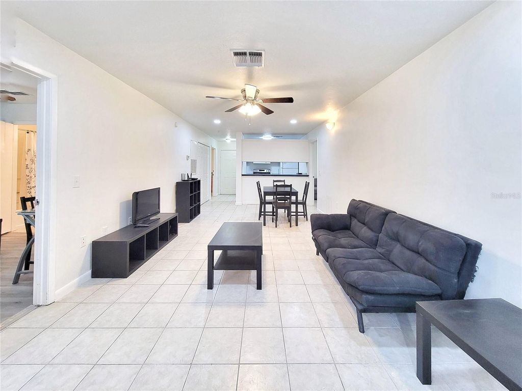 Image 6 of property listing at 3800 SW 20TH AVENUE 101, Gainesville, FL 32607