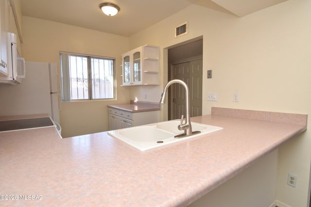 893 S Pantano Parkway, Tucson, AZ 85710