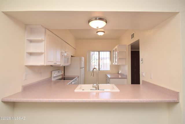 893 S Pantano Parkway, Tucson, AZ 85710