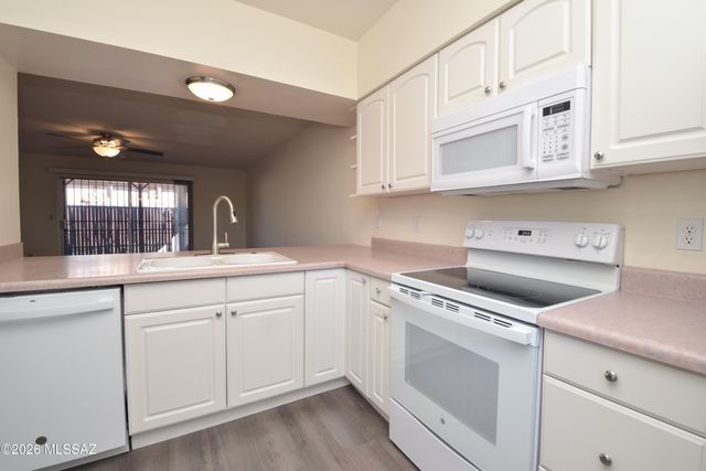 893 S Pantano Parkway, Tucson, AZ 85710