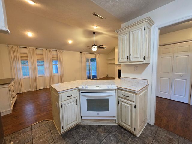 93 Penny Lane, Albany, KY 42602