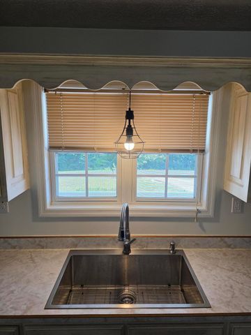 93 Penny Lane, Albany, KY 42602