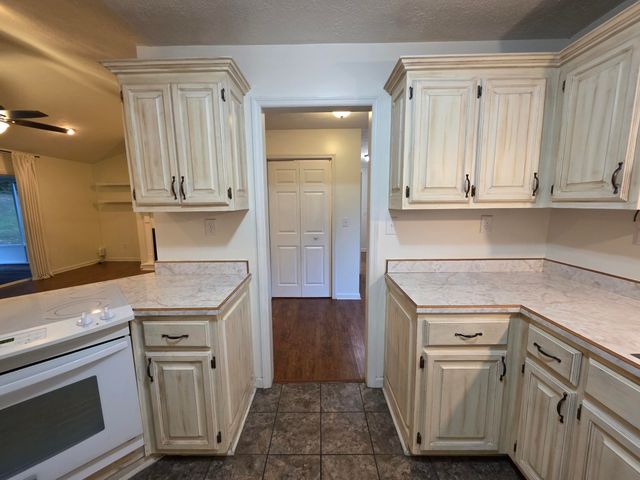 93 Penny Lane, Albany, KY 42602