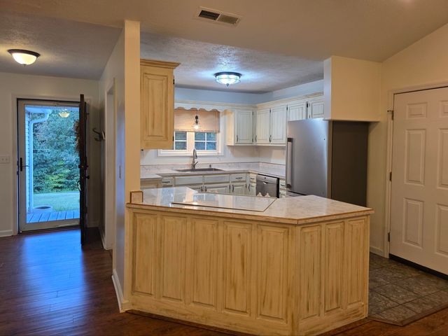 93 Penny Lane, Albany, KY 42602