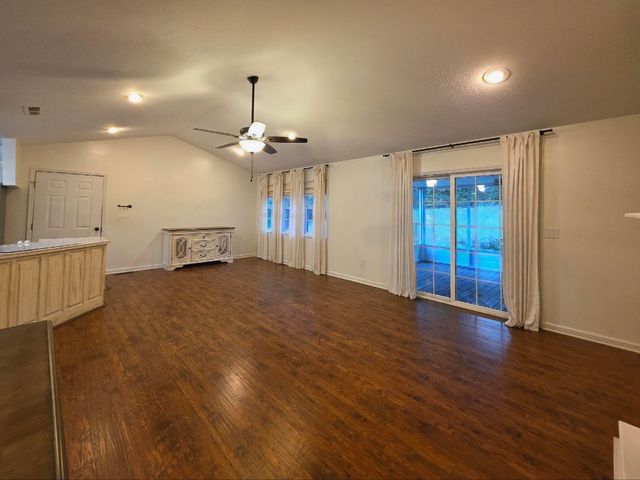 93 Penny Lane, Albany, KY 42602